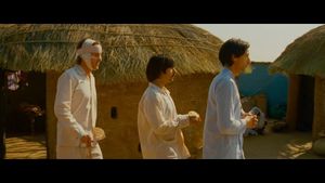The Darjeeling Limited (escena del río y funeral)